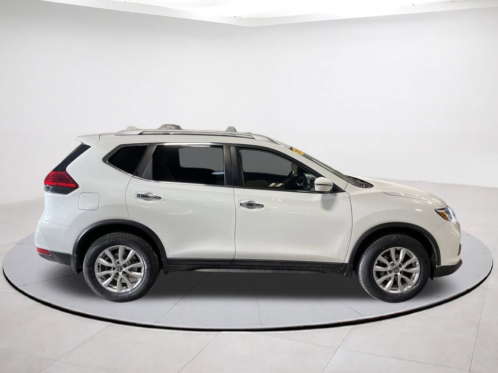 Used 2017 Nissan Rogue SV SUV