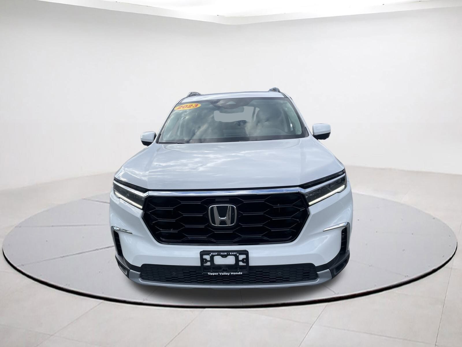 2023 Honda Pilot Touring photo 2