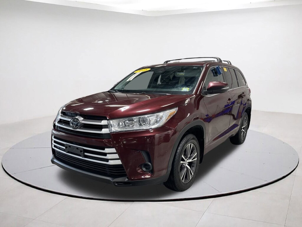 Used 2018 Toyota Highlander LE V6 SUV