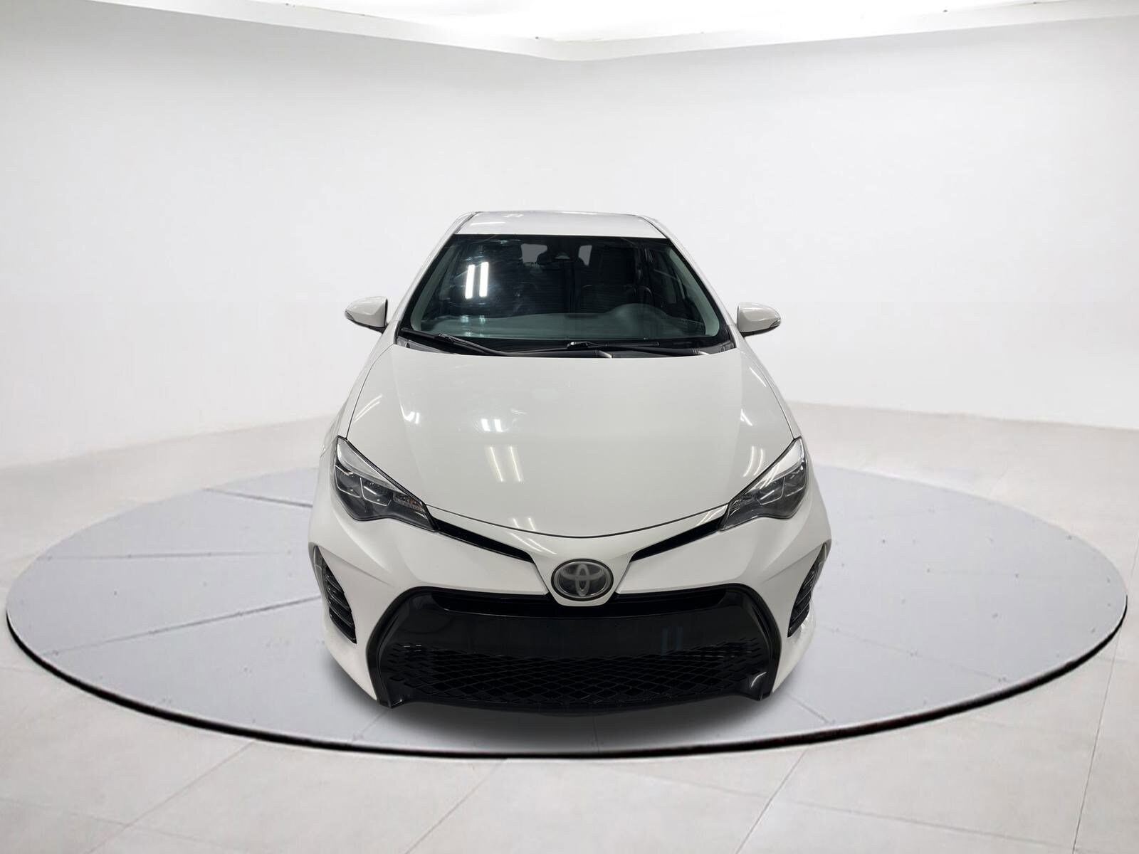 2017 Toyota Corolla L photo 2