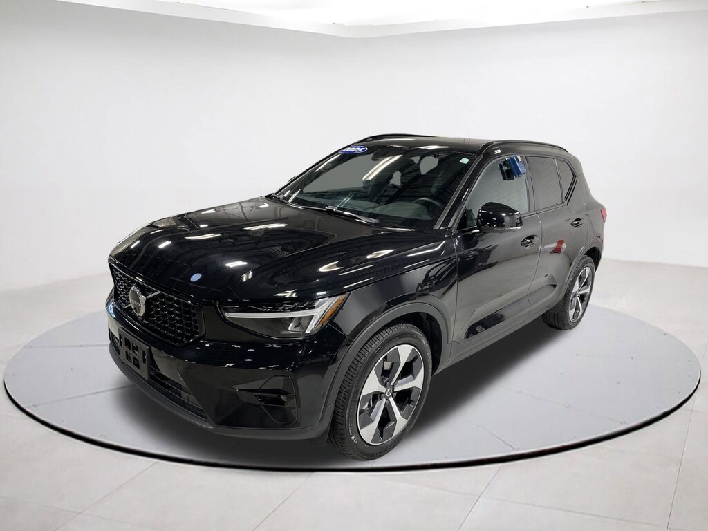 Used 2025 Volvo XC40 B5 Plus Dark Theme SUV