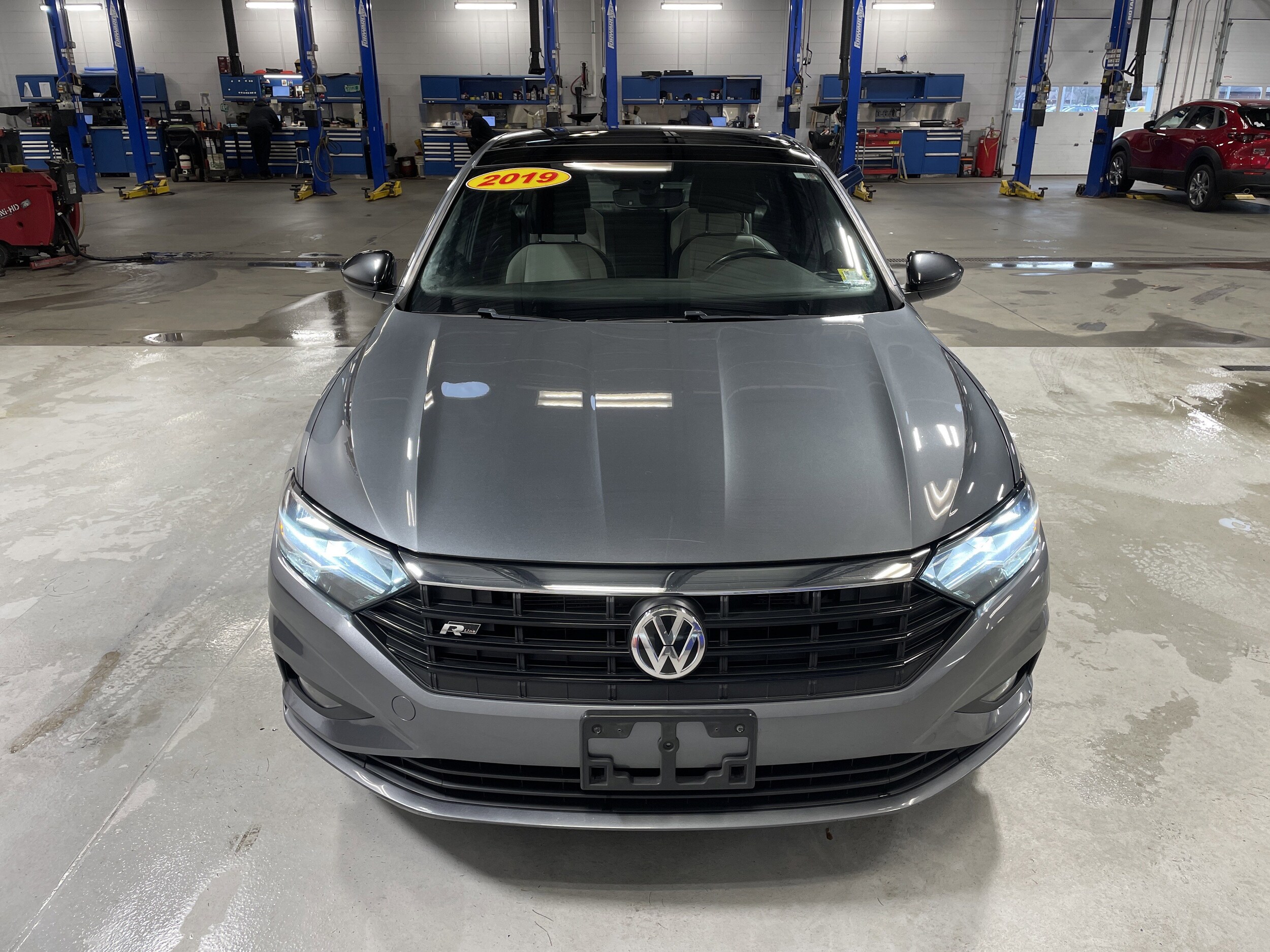 2019 Volkswagen Jetta 1.4T R-Line photo 2