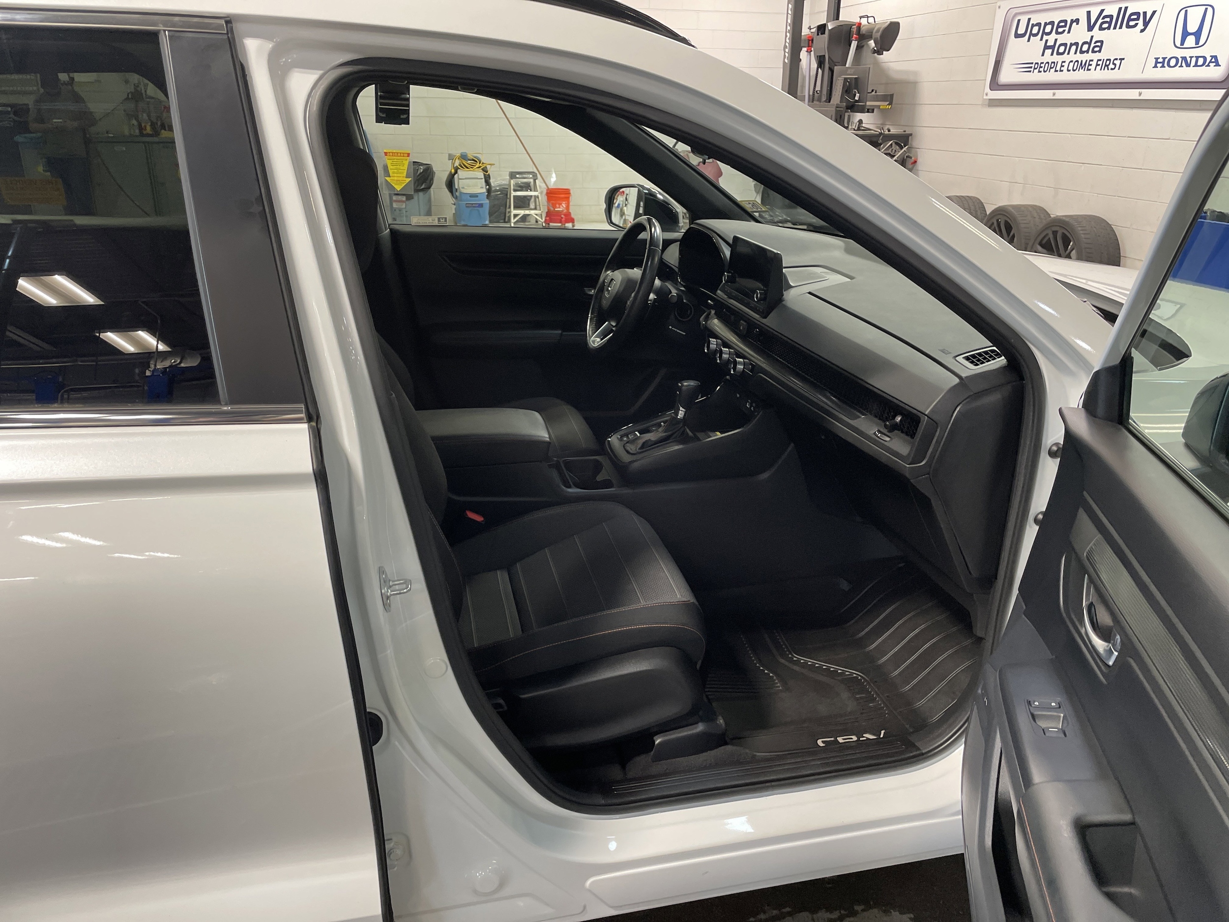 2023 Honda CR-V Sport - Photo 17
