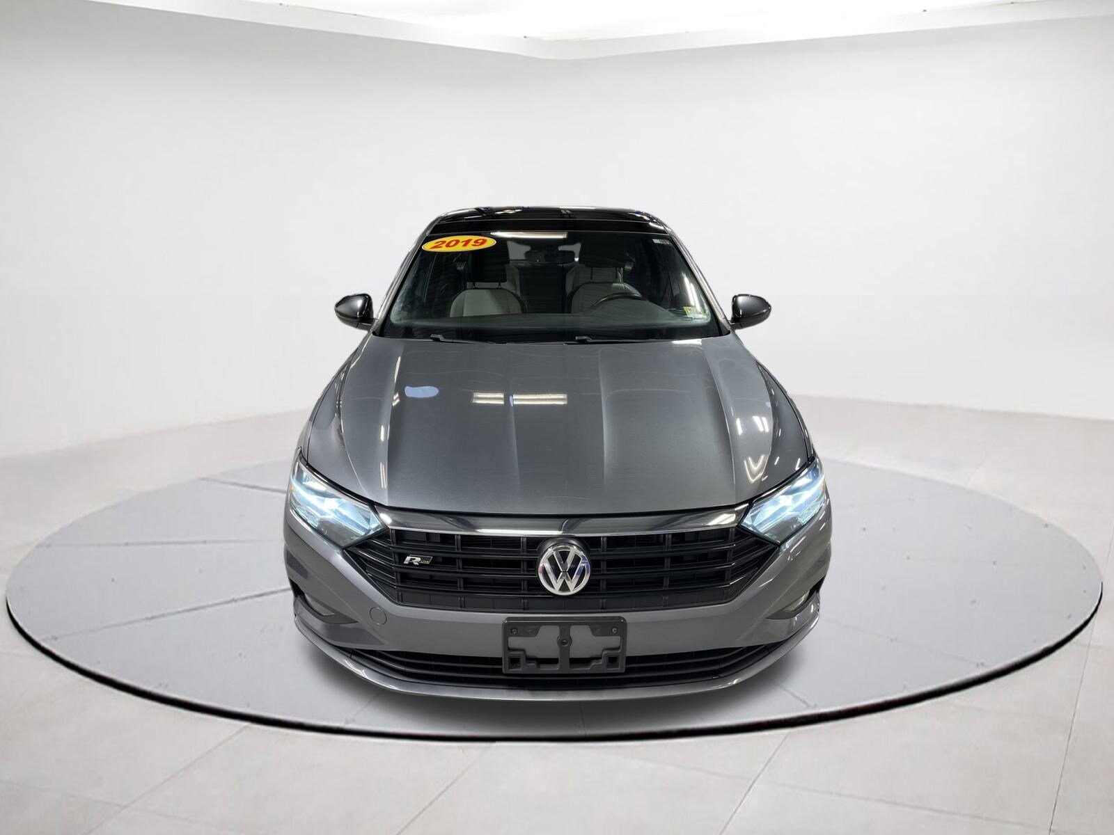 2019 Volkswagen Jetta 1.4T R-Line photo 2