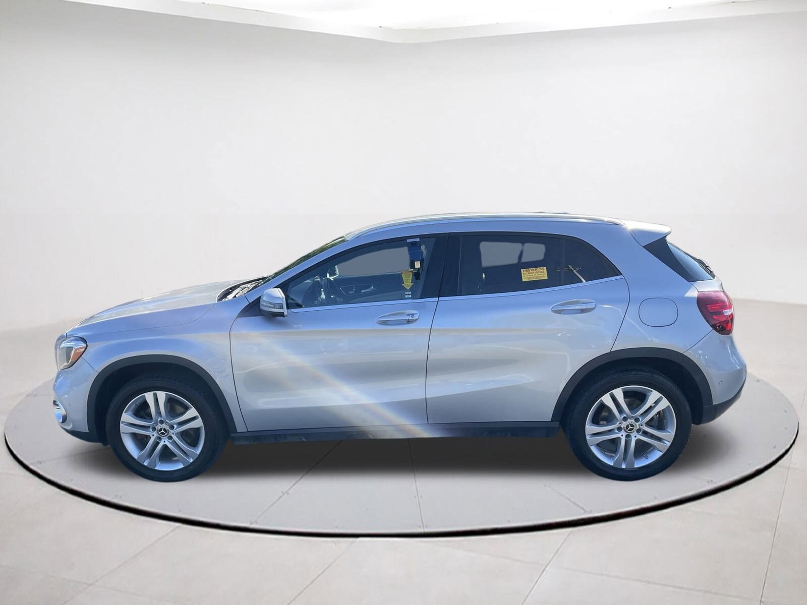 2018 Mercedes Benz GLA 250 4MATIC photo 3