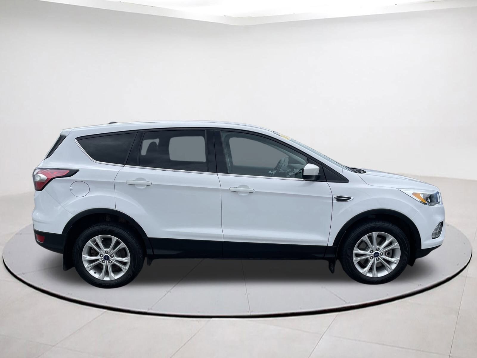 2017 Ford Escape SE photo 4