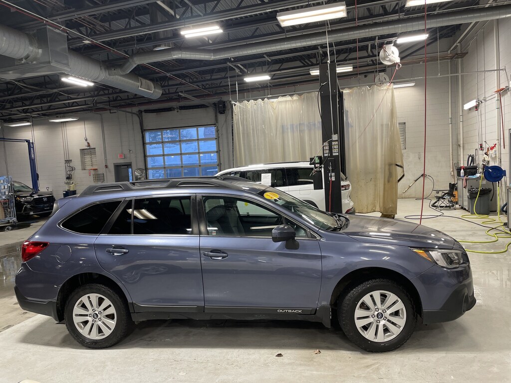 Used 2018 Subaru Outback 2.5i Premium with SUV