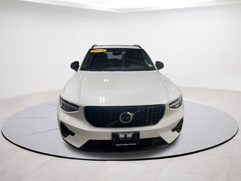 Used 2025 Volvo XC40 B5 Plus Dark Theme SUV