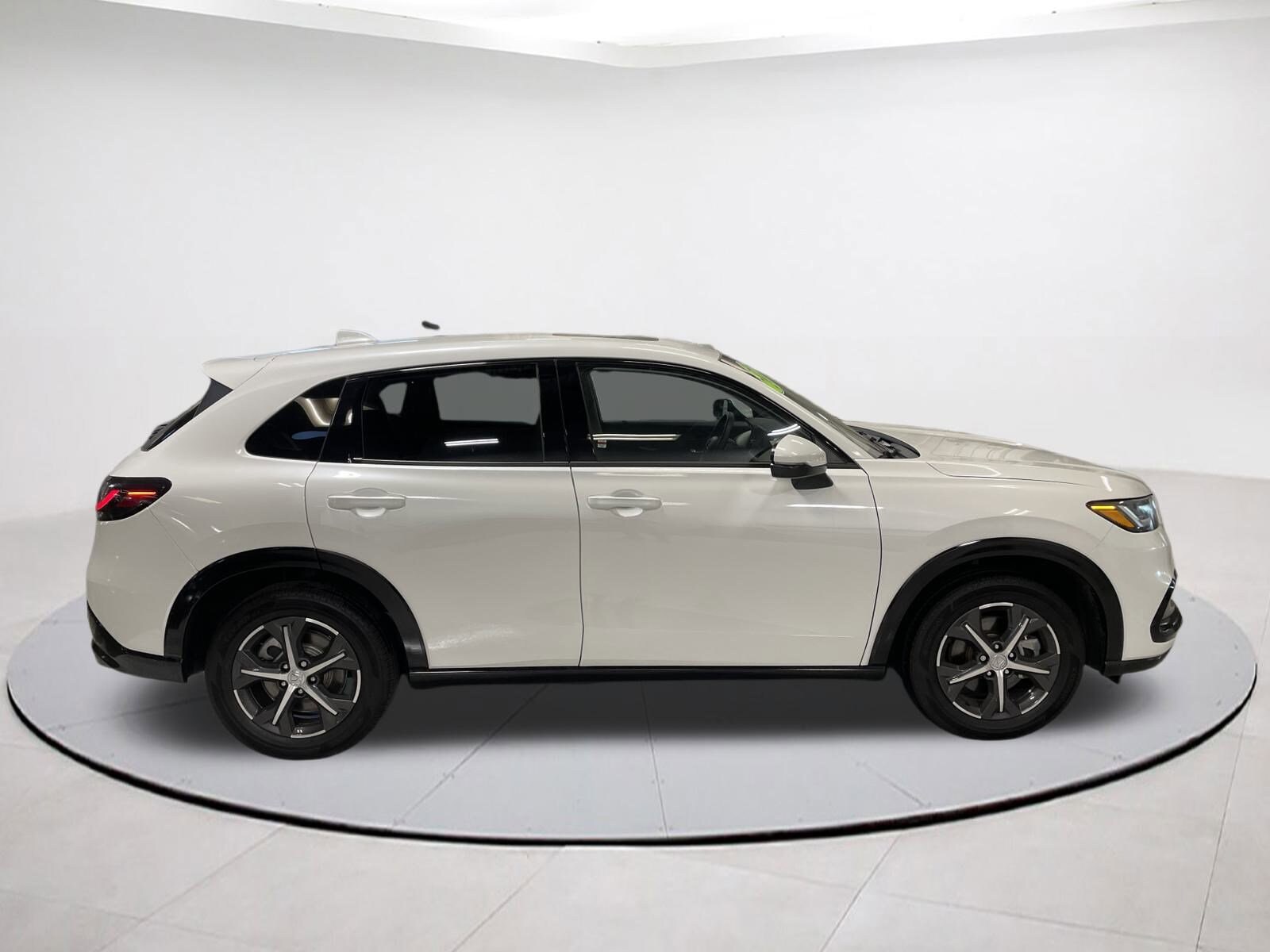 2025 Honda HR-V EX-L photo 4