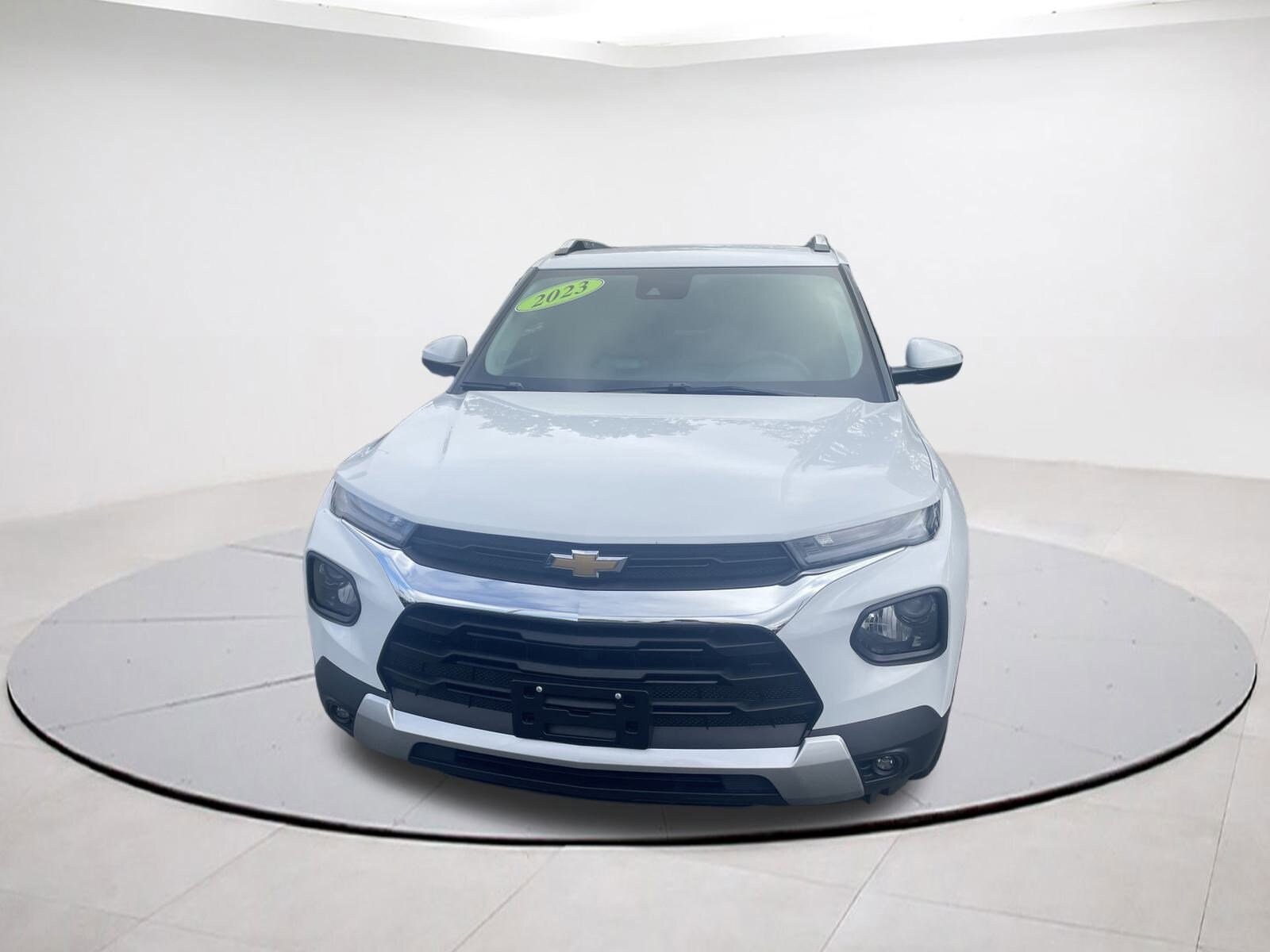 2023 Chevrolet Trailblazer LT photo 2
