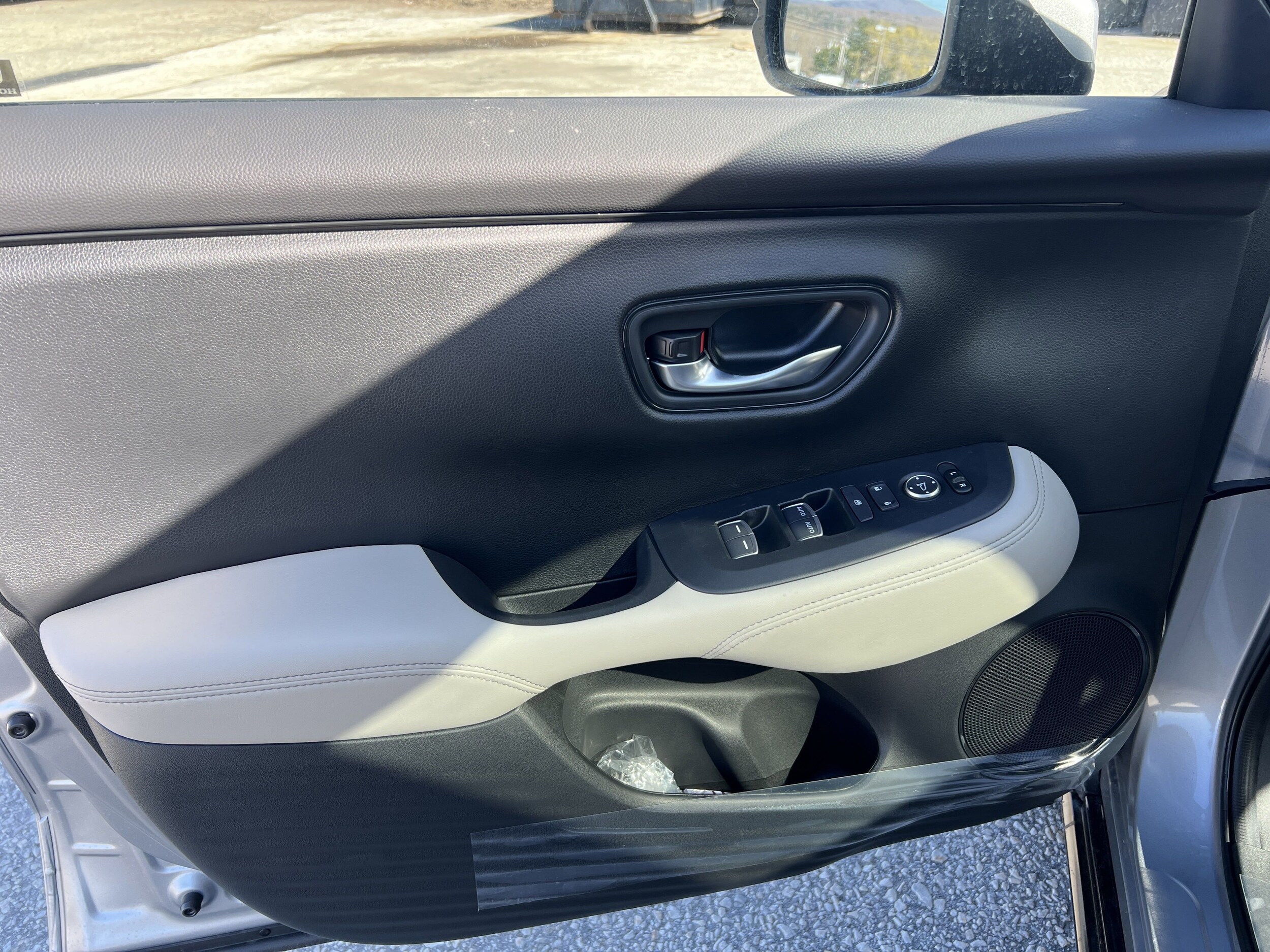 2025 Honda HR-V EX-L - Photo 11