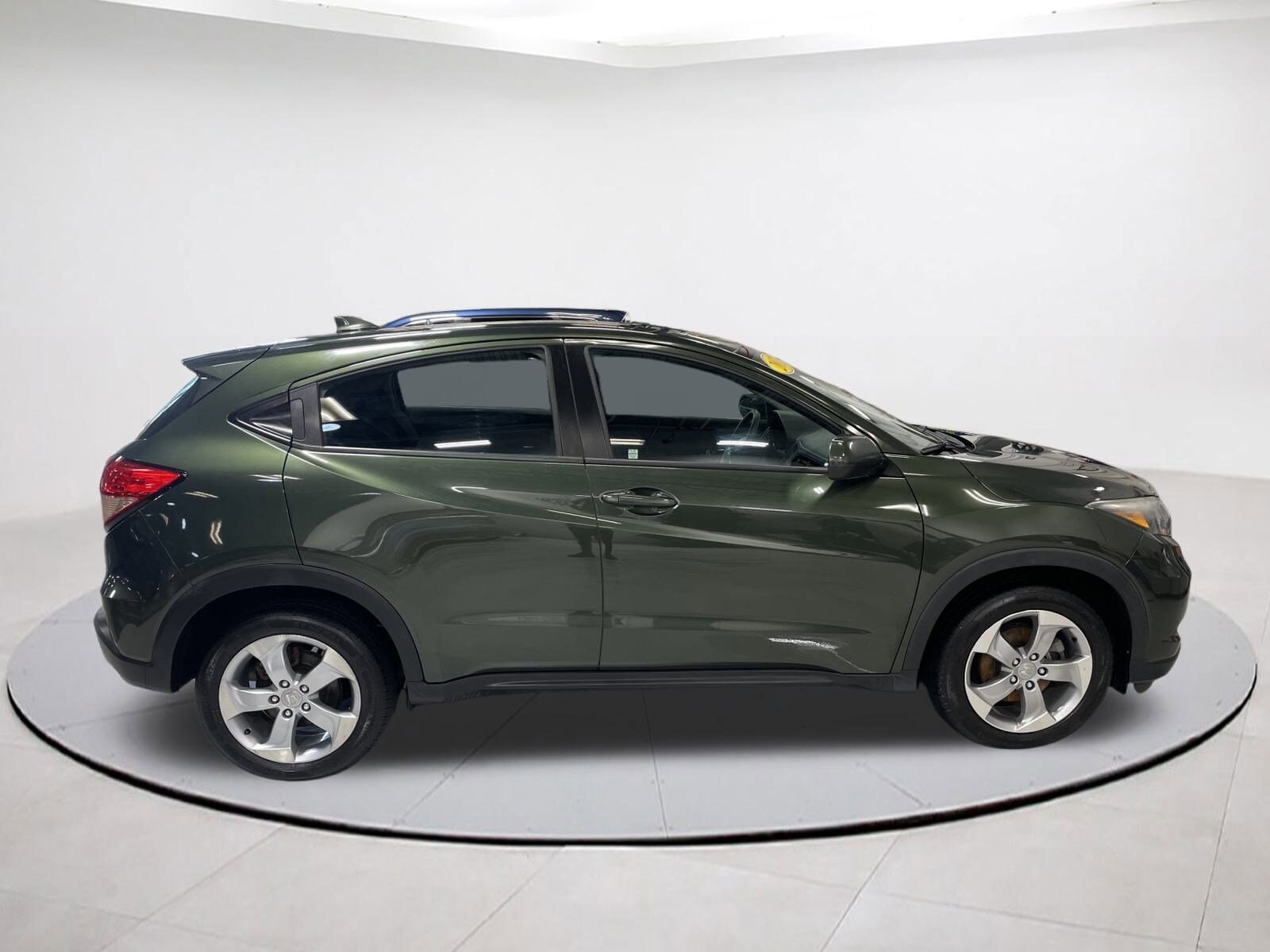 2017 Honda HR-V LX photo 4