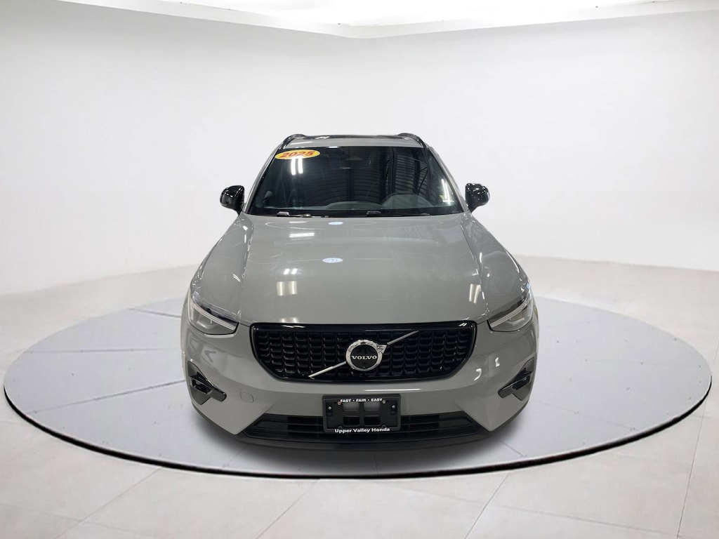 Used 2025 Volvo XC40 B5 Plus Dark Theme SUV