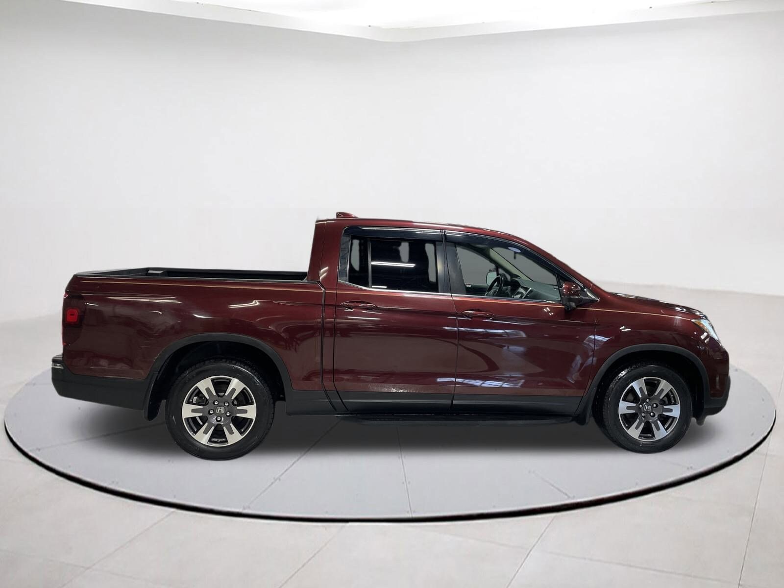 2019 Honda Ridgeline RTL-T photo 4
