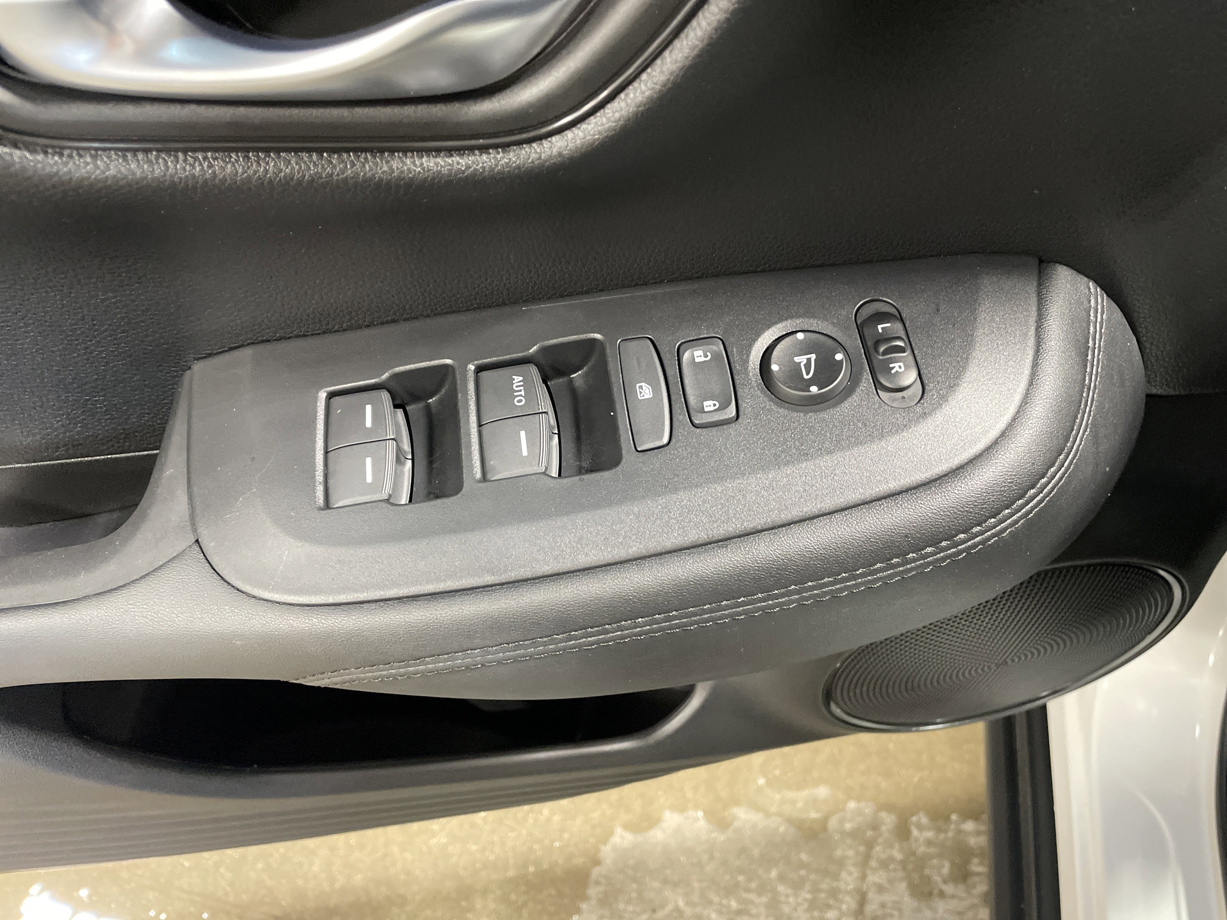 2023 Honda HR-V LX - Photo 24