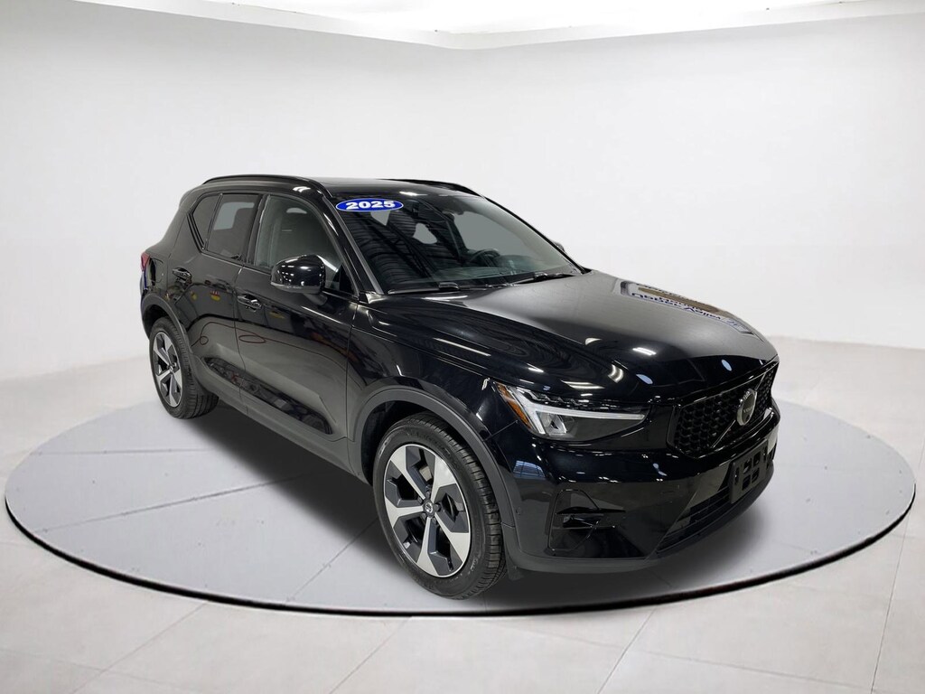 Used 2025 Volvo XC40 B5 Plus Dark Theme SUV