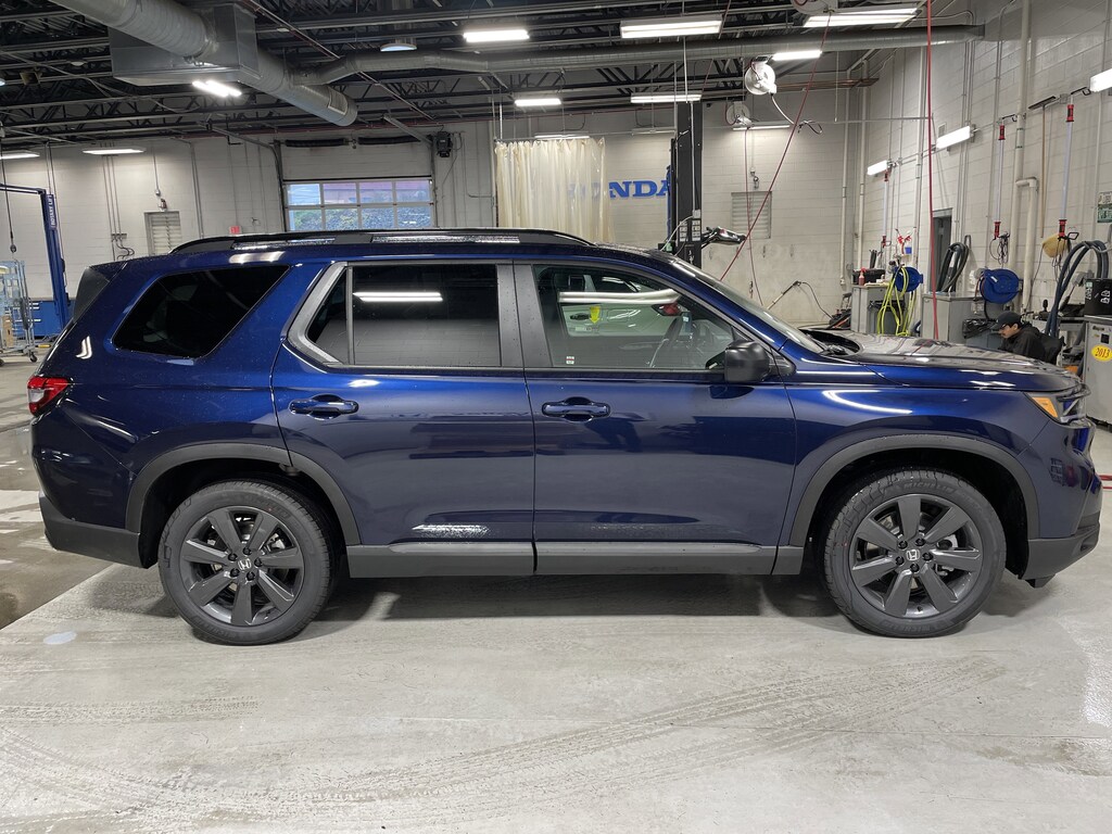 New 2025 Honda Pilot Sport SUV