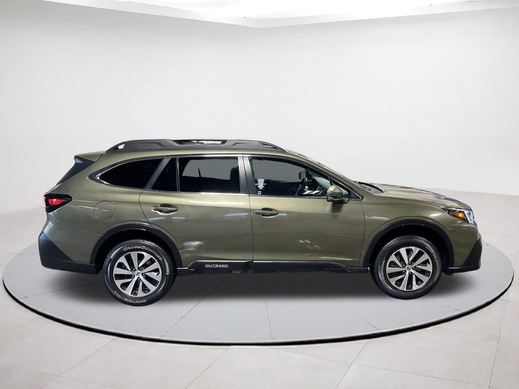 Used 2022 Subaru Outback Premium SUV