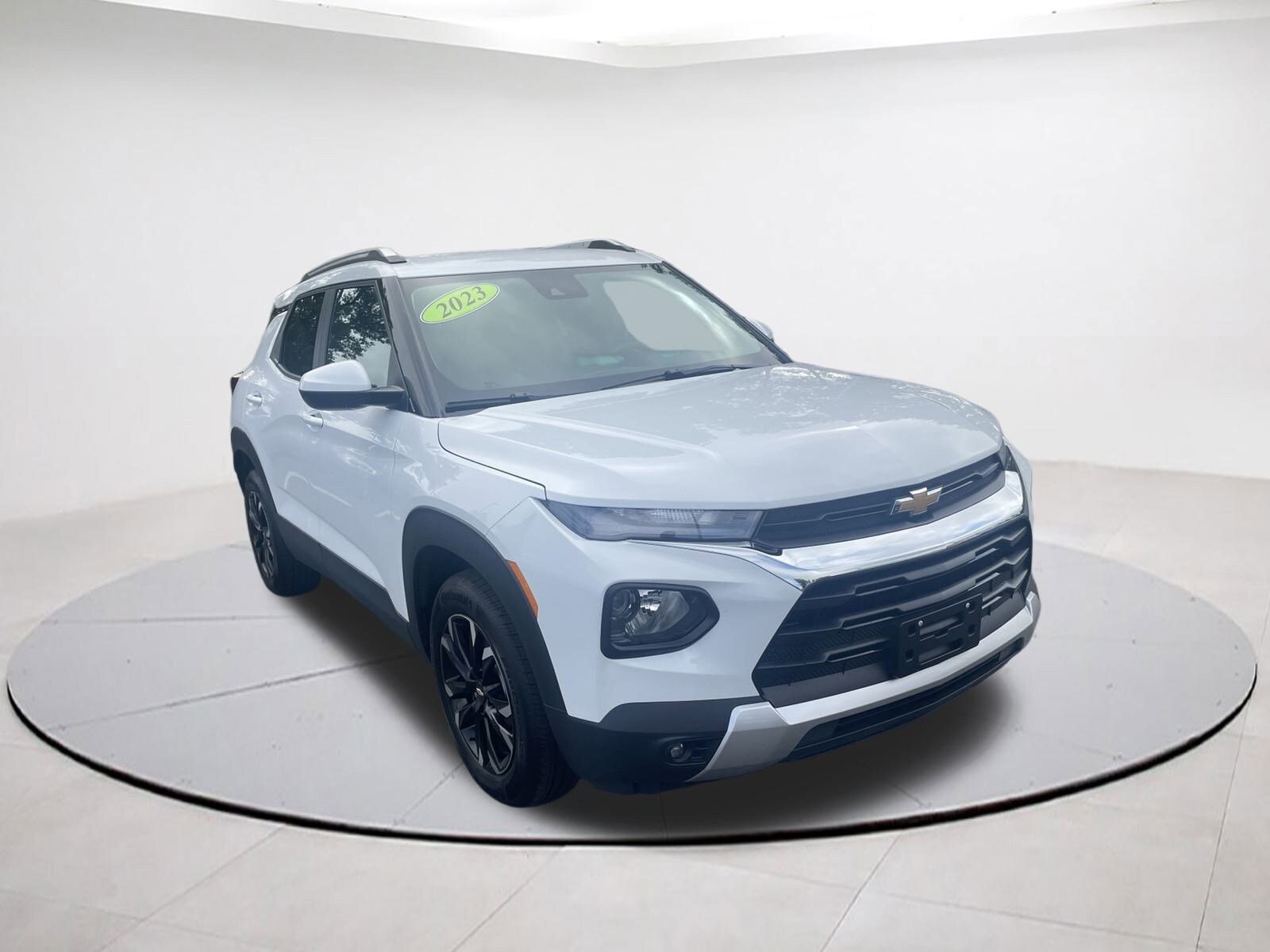 2023 Chevrolet Trailblazer LT photo 3