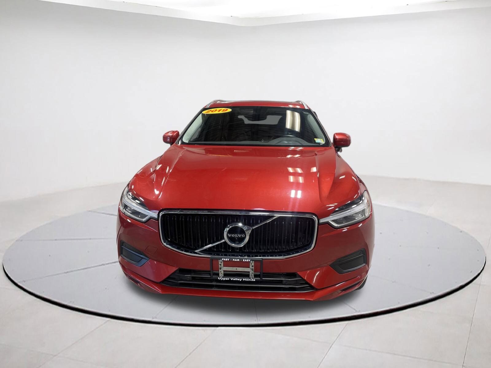 2019 Volvo XC60 T5 Momentum photo 2