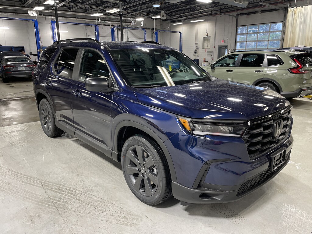 New 2025 Honda Pilot Sport SUV