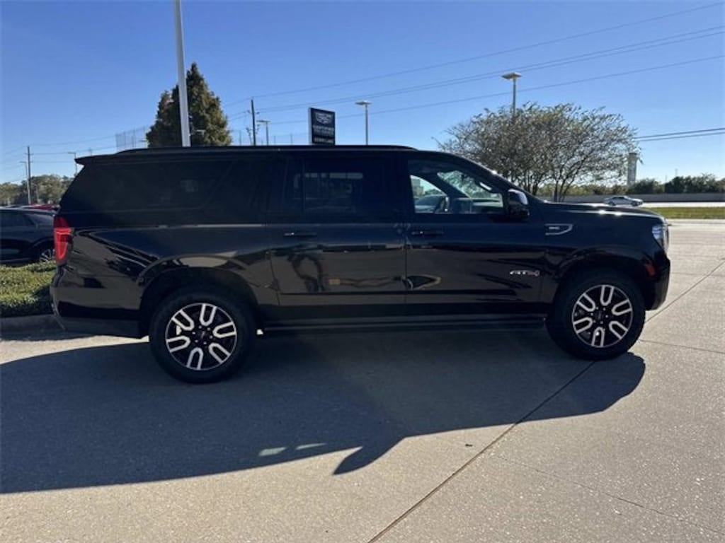 Used 2021 GMC Yukon XL AT4 SUV