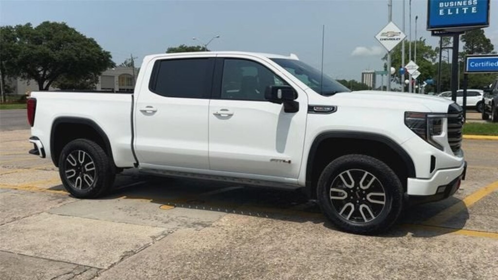 Used 2025 GMC Sierra 1500 AT4 Truck Crew Cab