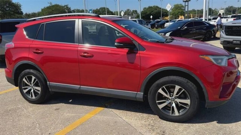 Used 2017 Toyota RAV4 XLE SUV
