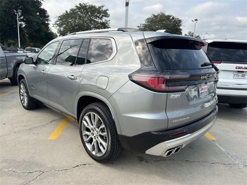 New 2026 GMC Acadia Denali SUV