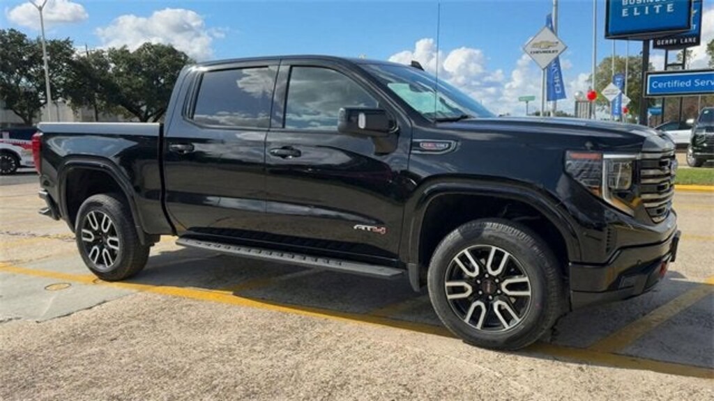 Used 2023 GMC Sierra 1500 AT4 Truck Crew Cab