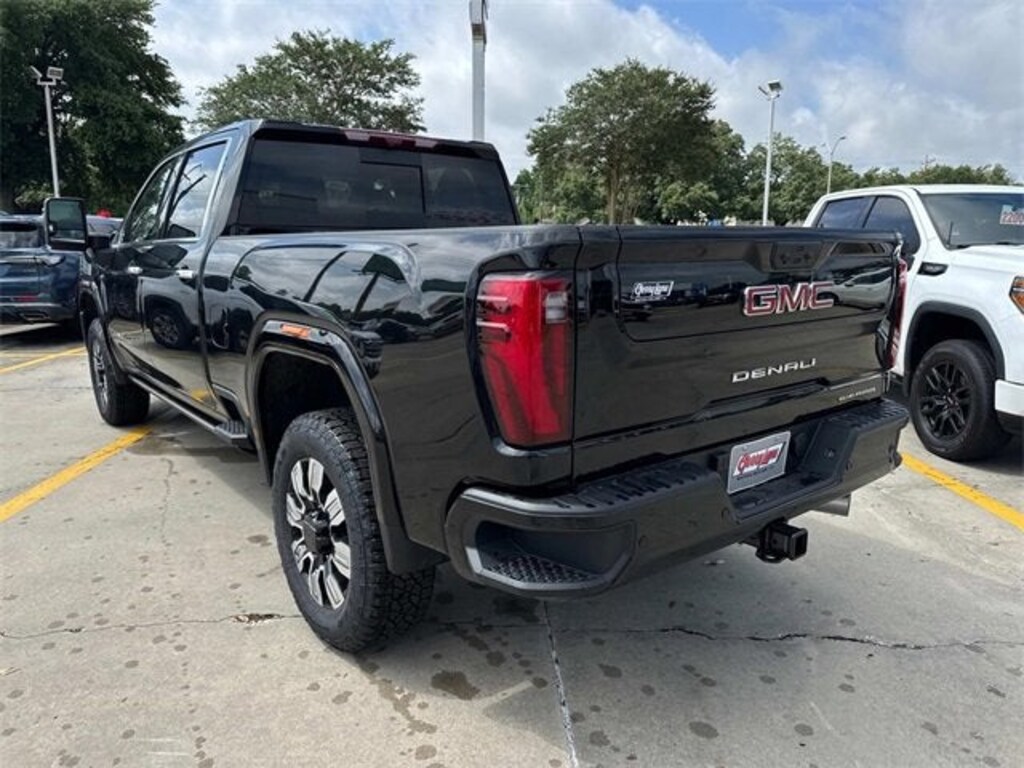 New 2025 GMC Sierra 2500 HD Denali Truck Crew Cab