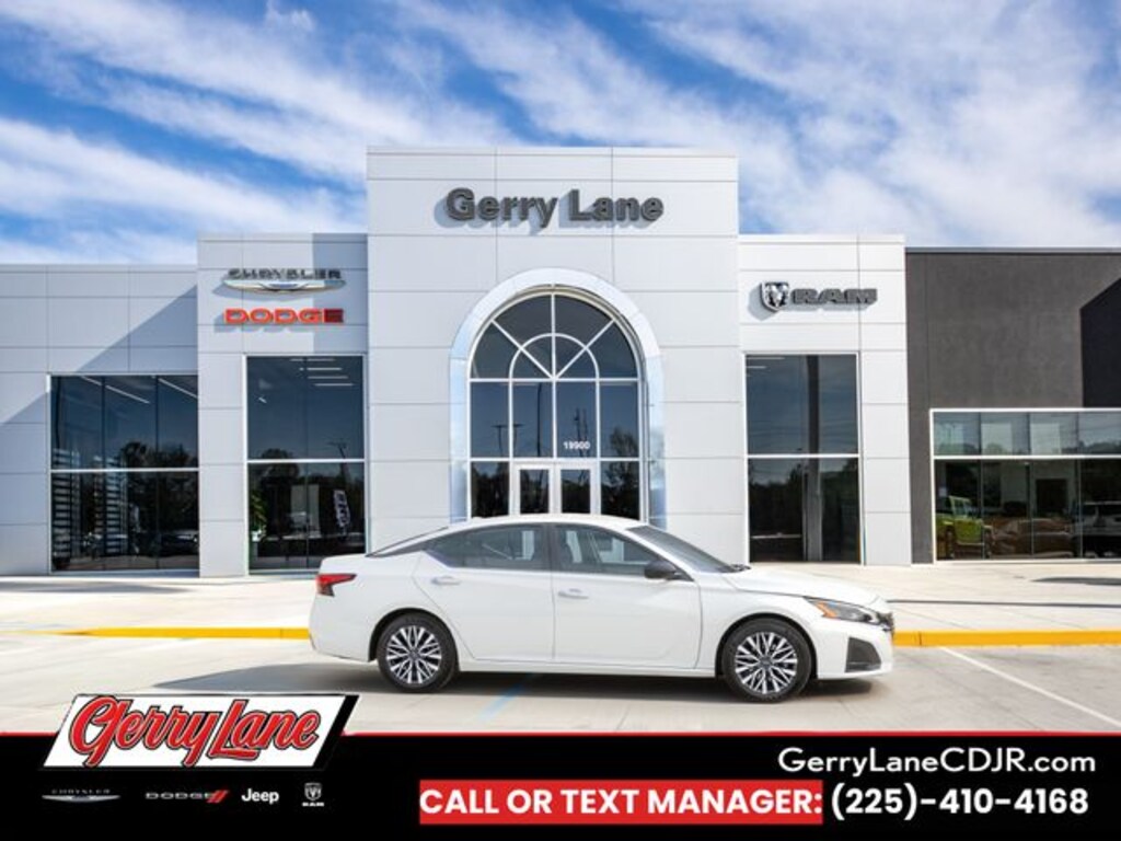 Used 2025 Nissan Altima SV Sedan