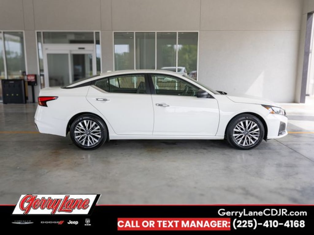 Used 2025 Nissan Altima SV Sedan
