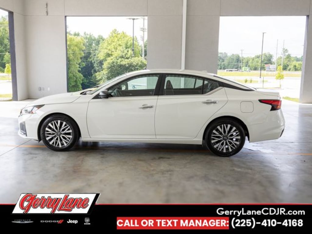 Used 2025 Nissan Altima SV Sedan