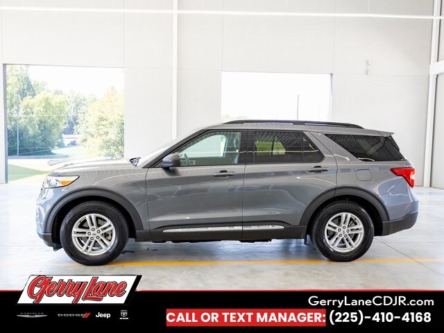 2024 Ford Explorer XLT photo 2