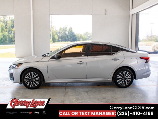 2024 Nissan Altima 2.5 SV photo 3