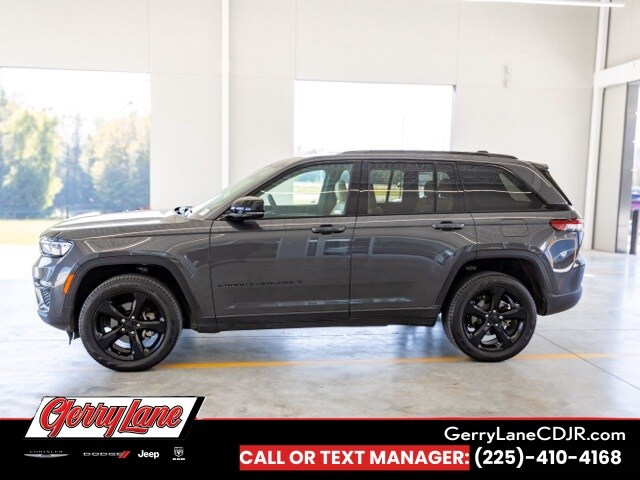 2025 Jeep Grand Cherokee Limited photo 3