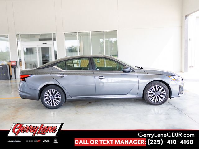 Used 2025 Nissan Altima SV Sedan