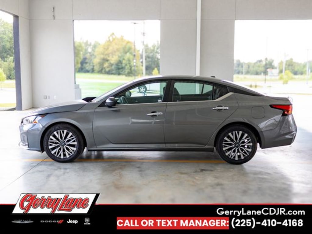 Used 2025 Nissan Altima SV Sedan