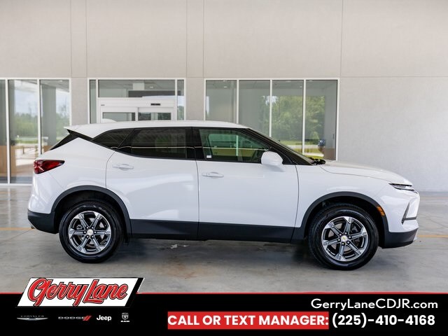 2023 Chevrolet Blazer 2LT photo 2