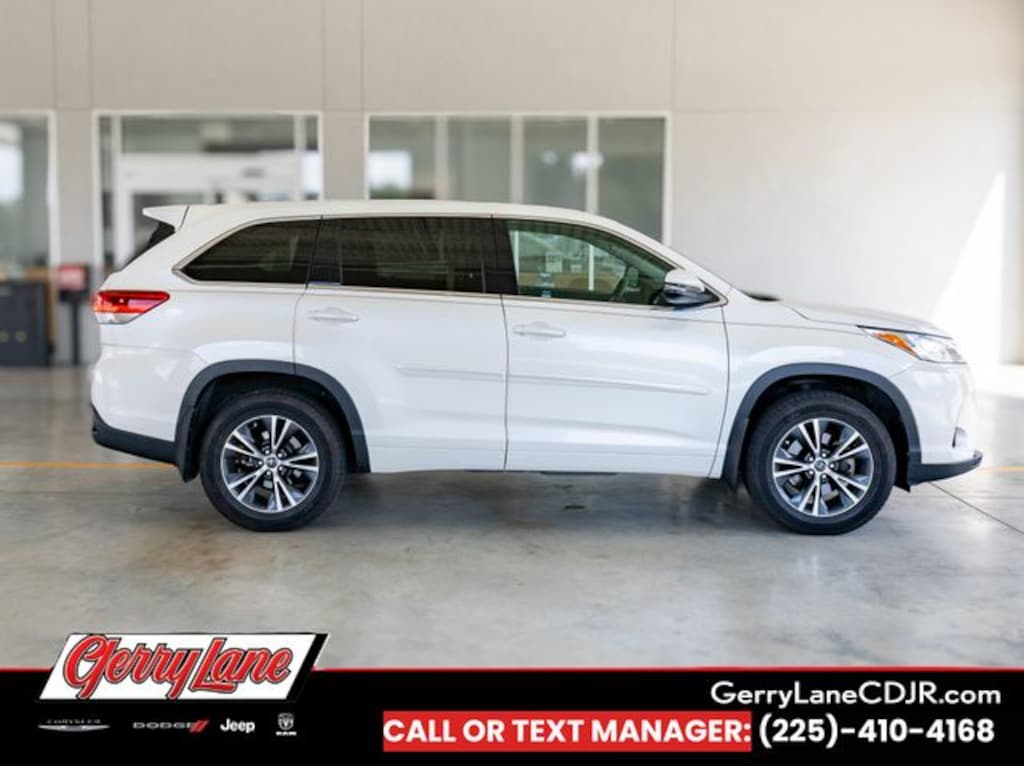 Used 2017 Toyota Highlander LE V6 SUV