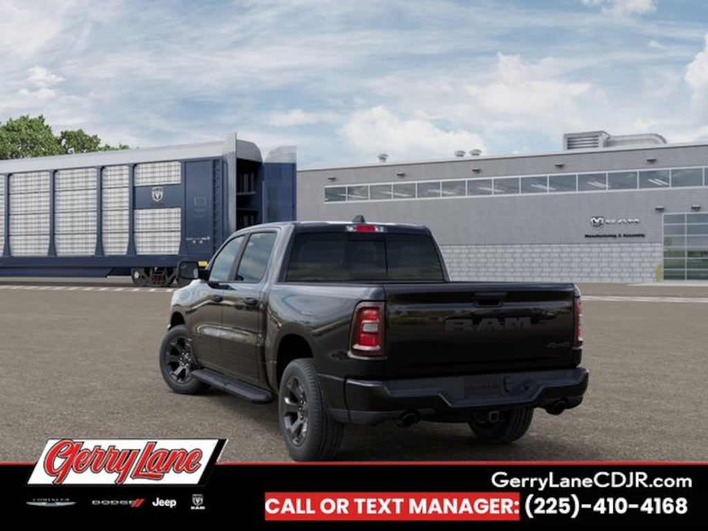 New 2026 Ram 1500 EXPRESS CREW CAB 4X4 5'7 BOX Pickup