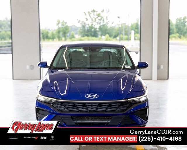2024 Hyundai Elantra SEL photo 2