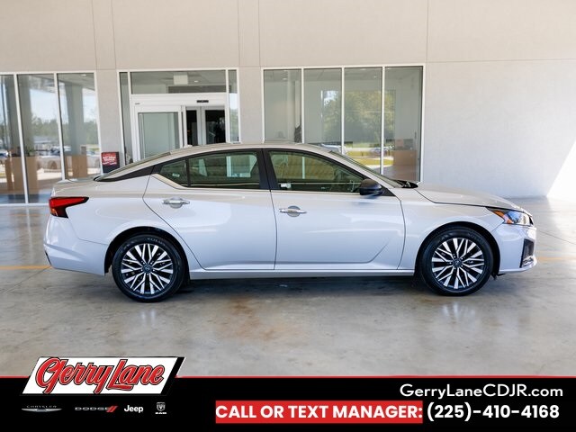 2024 Nissan Altima 2.5 SV photo 3