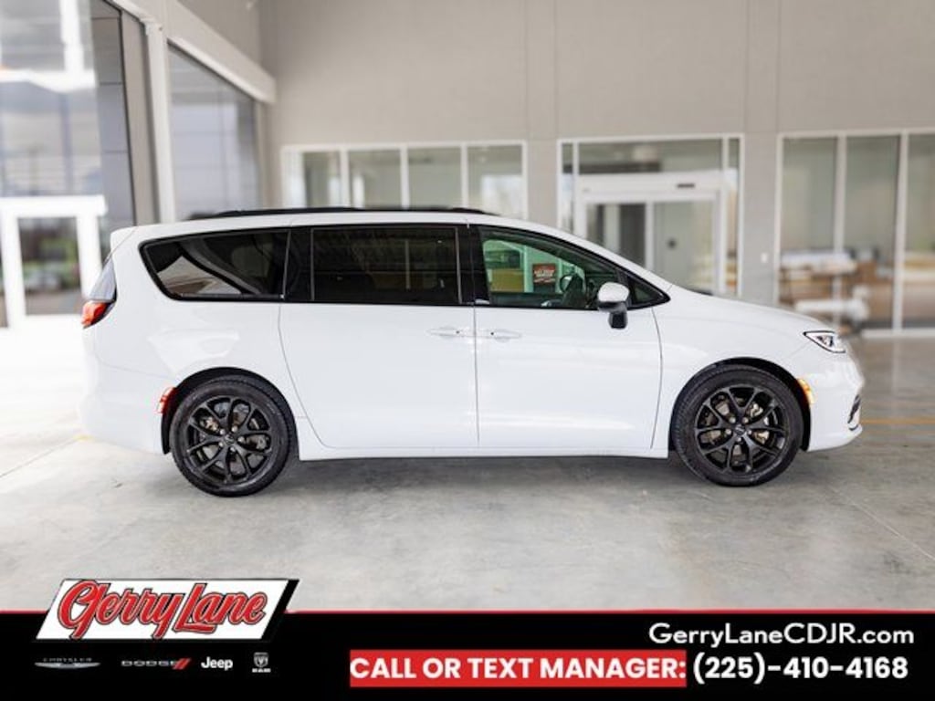 Used 2023 Chrysler Pacifica Touring L Van Passenger Van