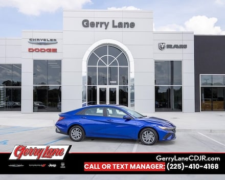 2024 Hyundai Elantra SEL Sedan
