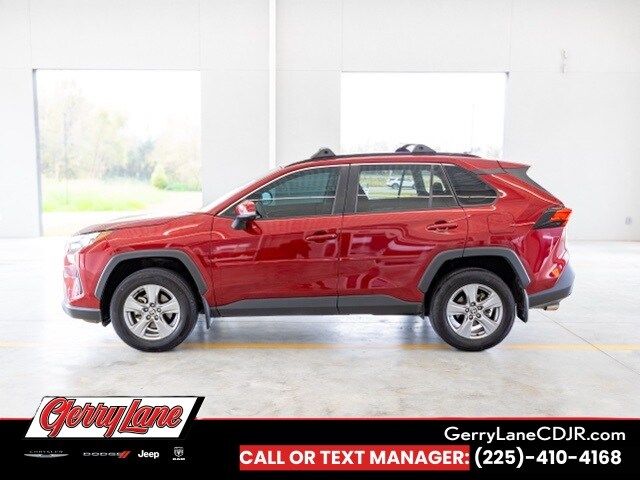 2023 Toyota RAV4 XLE photo 4