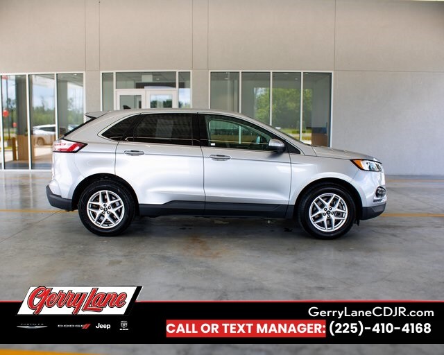 2023 Ford Edge SEL photo 3