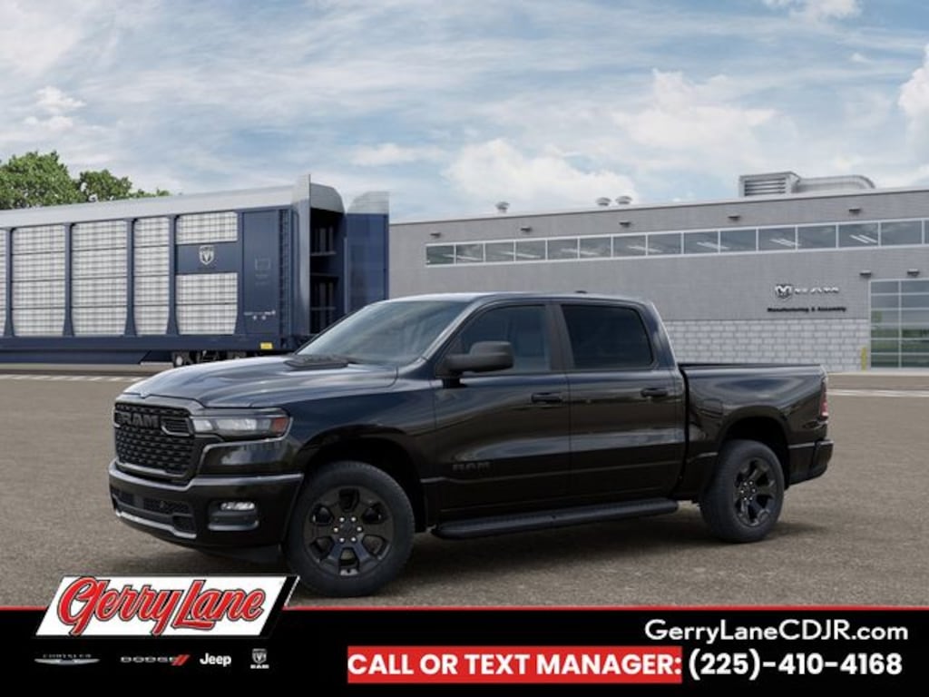 New 2026 Ram 1500 EXPRESS CREW CAB 4X4 5'7 BOX Pickup