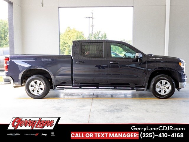 2024 Chevrolet Silverado 1500 LT photo 2
